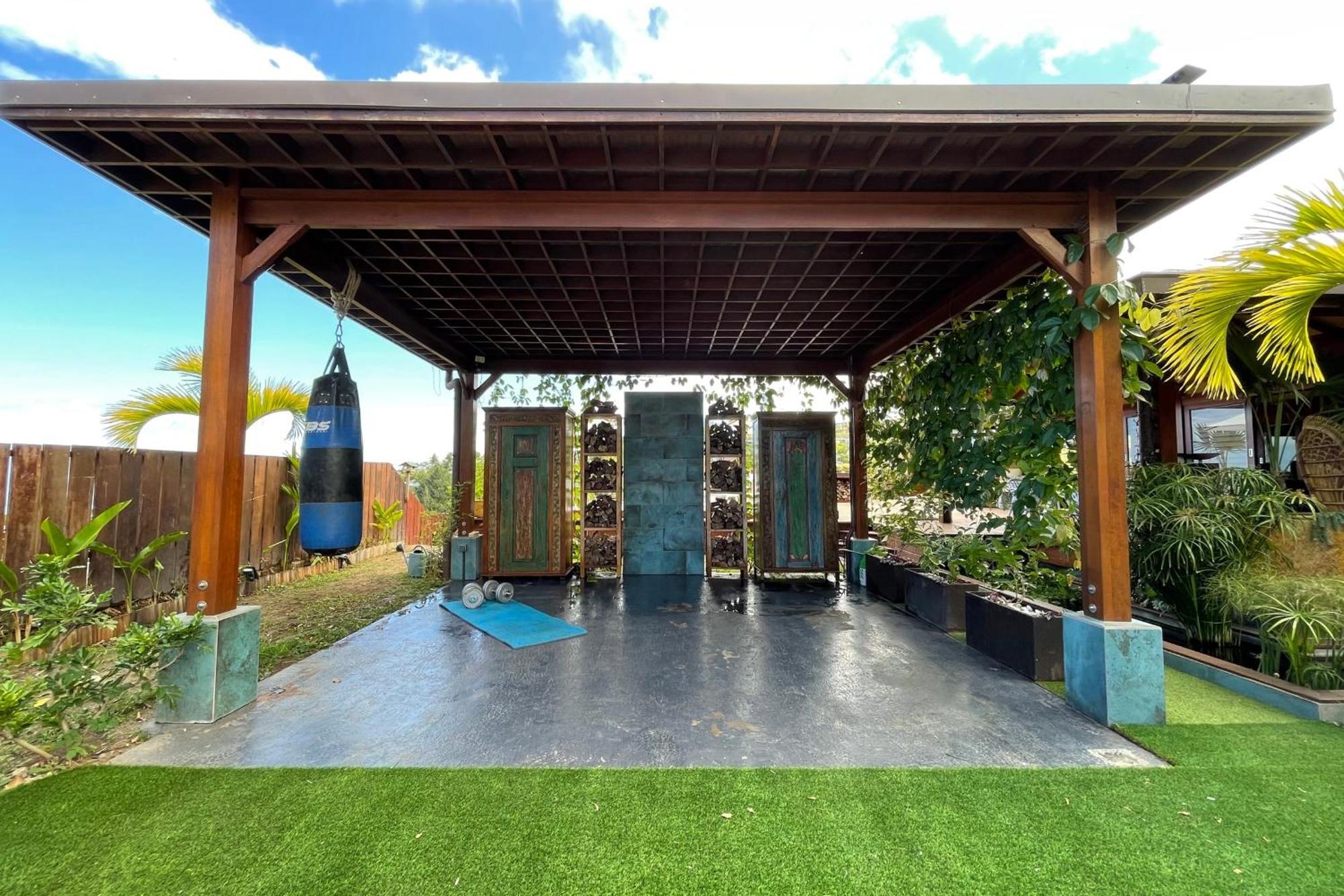 Villa Manuiti, Balinese Luxury Home - Private Swim Spa, Ocean View - Ofyr Bbq - Koi Pond プナアウィア エクステリア 写真